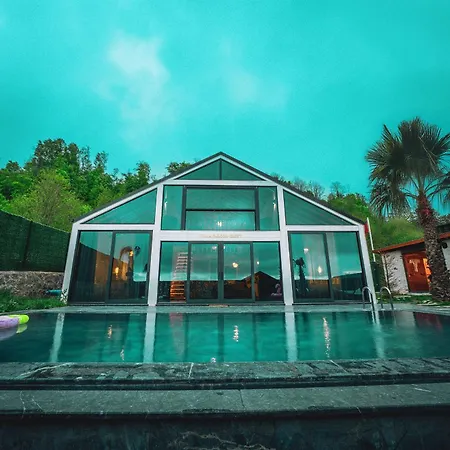 Grand Paradise