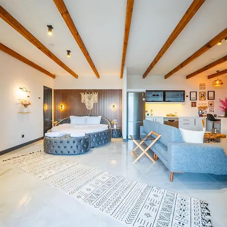 Grand Paradise Hotel