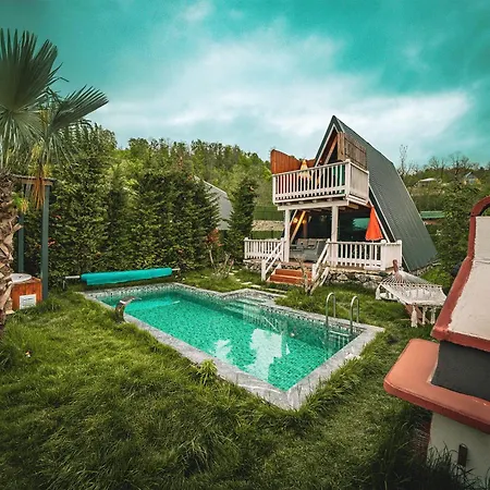 Grand Paradise *